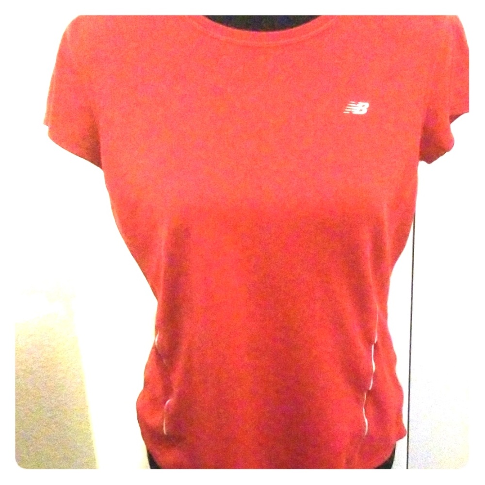 3/$12 -New Balance Women's Tech Tee -M